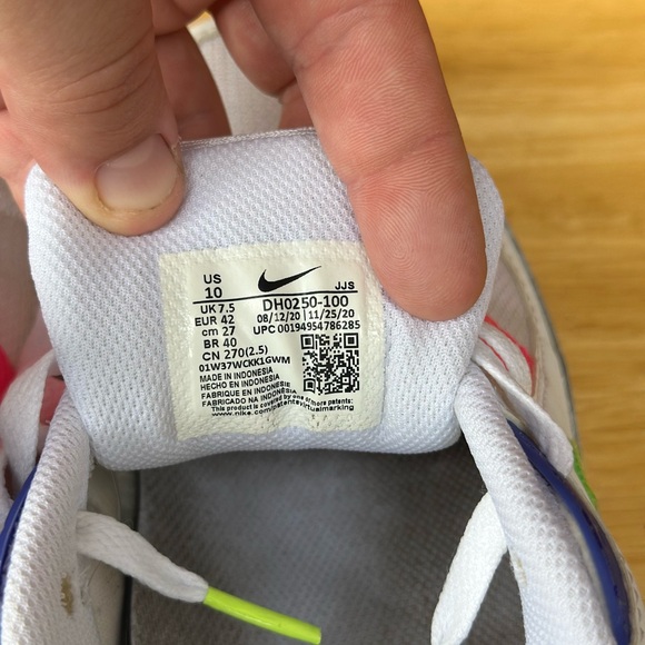 Nike‎ Air Max White Green Pink Sneakers - Picture 3 of 9